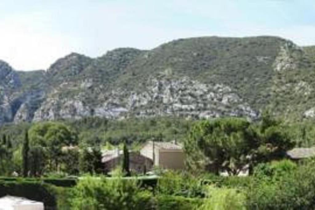Le Maset Des Aires Avec Vue Sur Le Luberon Et Son Jacuzzi Exterieur Disponible De Juin A Mi-Septembre Maubec  外观 照片